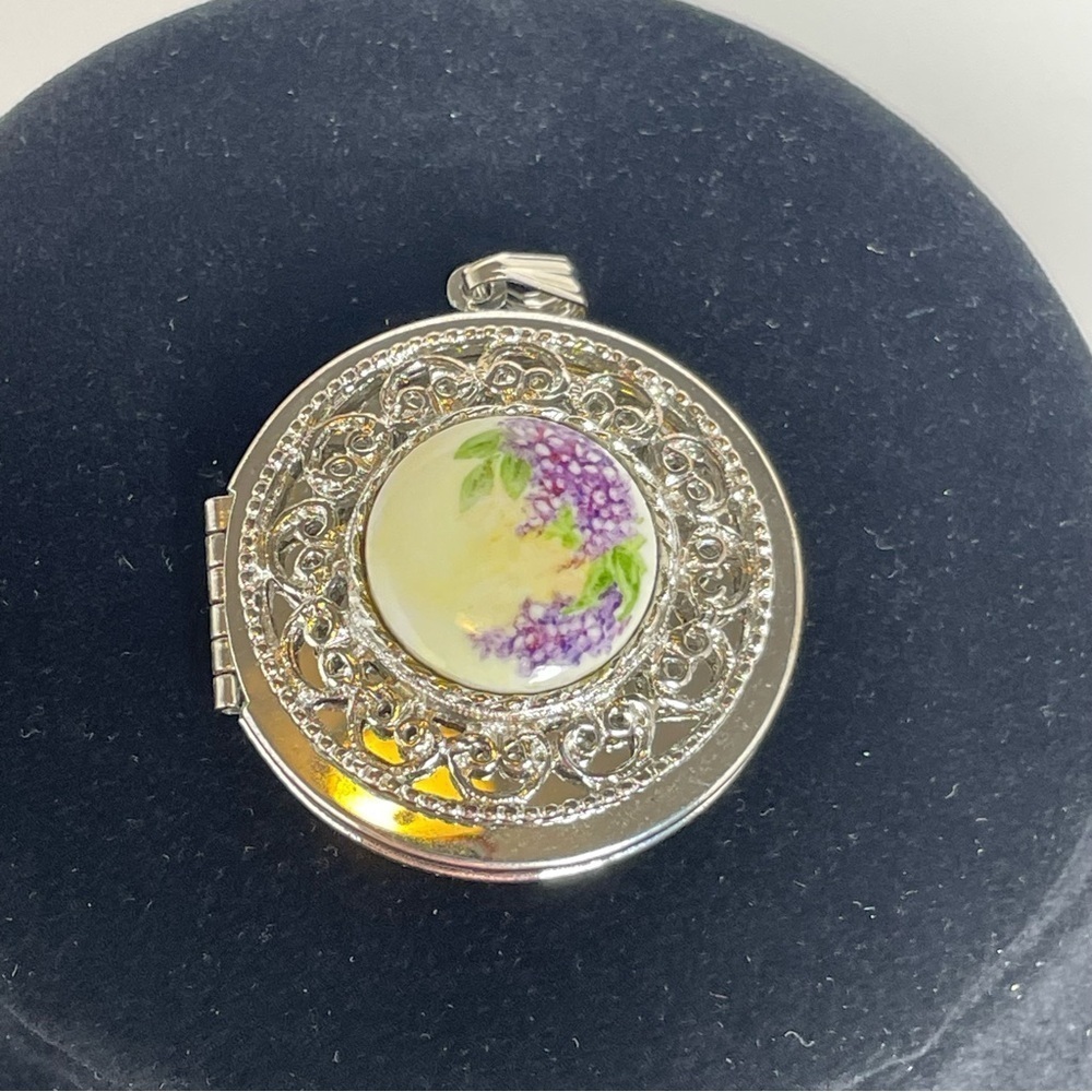 Silver Tone Locket Pendant with Purple Flower Cameo Center
